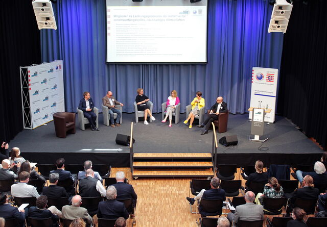 Podiumsdiskussion auf der Jahreskonferenz
