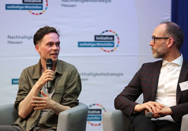 Lucas Fuhrmann und Jörg Matheis bei der Podiumsdiskussion
