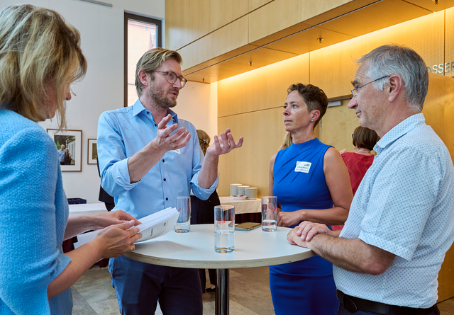 Gespräche bei der 2. Jahreskonferenz der Initiative für nachhaltiges Wirtschaften